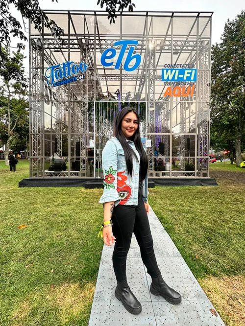 (Activación en Festival Estereo picnic para ETB - Personalización de chaquetas)